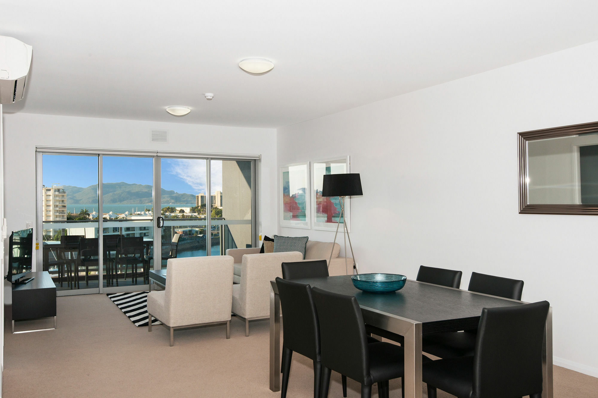 อัลลัวร์ โฮเต็ล แอนด์ อพาร์ตเมนต์ Aparthotel ทาวน์วิล ภายนอก รูปภาพ